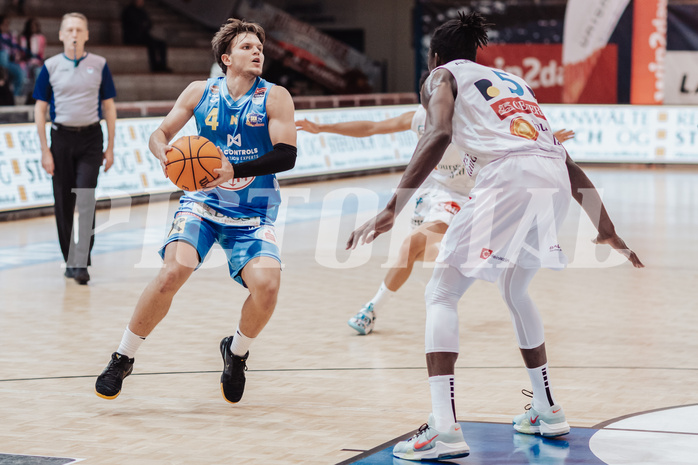 Basketball, Basketball Superliga 2023/24, Grunddurchgang 17.Runde, Oberwart Gunners, SKN St. Poelten, Felix Angerbauer (4), Shaquille Rombley (5)