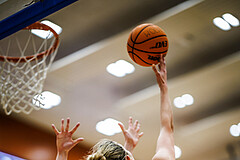 Basketball, Win2Day Basketball Damen Superliga 2023/24, Grunddurchgang 8.Runde, Vienna Timberwolves, UBI Graz, Viktoria Trailovic (15), Simone Sill (15)