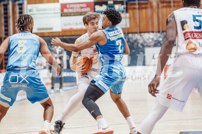 Basketball, Basketball Superliga 2023/24, Grunddurchgang 17.Runde, Oberwart Gunners, SKN St. Poelten, Michael Anthony Randolph Jr. (5), Florian Koeppel (8), Steven Kaltenbrunner (7)