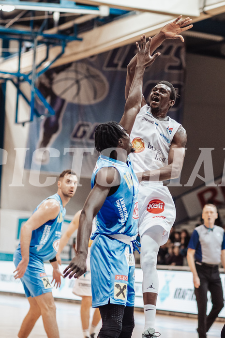 Basketball, Basketball Superliga 2023/24, Grunddurchgang 17.Runde, Oberwart Gunners, SKN St. Poelten, Ajiri Ogemuno-Johnson (10), Shaquille Rombley (5)