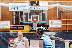 Basketball, Basketball Superliga 2023/24, Grunddurchgang 17.Runde, Oberwart Gunners, SKN St. Poelten, Sebastian Kaeferle (7), Michael Anthony Randolph Jr. (5)