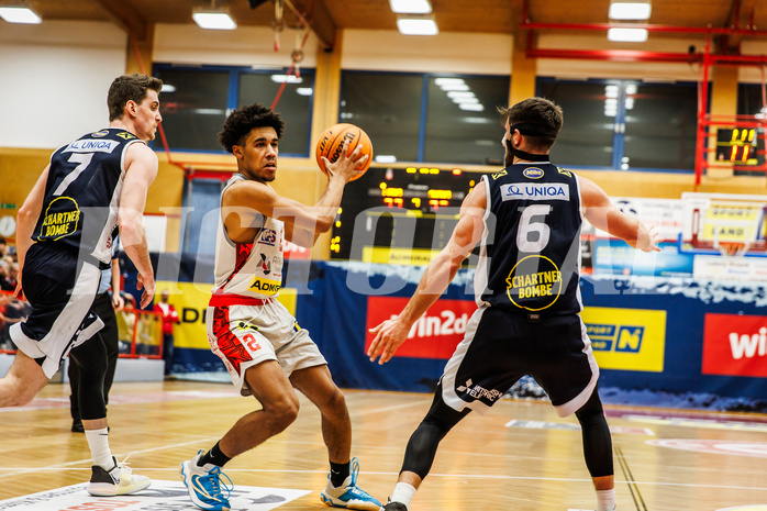 Basketball, win2day Basketball Superliga 2023/24, Grunddurchgang 17.Runde, Traiskirchen Lions, Gmunden Swans, Obinna Anthony Ndukwe (2)