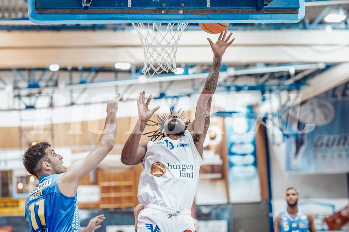 Basketball, Basketball Superliga 2023/24, Grunddurchgang 17.Runde, Oberwart Gunners, SKN St. Poelten, Akkan Atasoy (11), Kris Monroe (13)