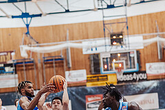 Basketball, Basketball Superliga 2023/24, Grunddurchgang 17.Runde, Oberwart Gunners, SKN St. Poelten, Michael Anthony Randolph Jr. (5), Magdy Aboud-Ahmed(6), Ajiri Ogemuno-Johnson (10)