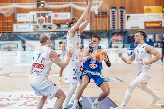 Basketball, Basketball Superliga 2023/24, Grunddurchgang 17.Runde, Oberwart Gunners, SKN St. Poelten, Sebastian Kaeferle (7), Florian Koeppel (8), Matej Kavas (40), Jonathan Knessl (12)