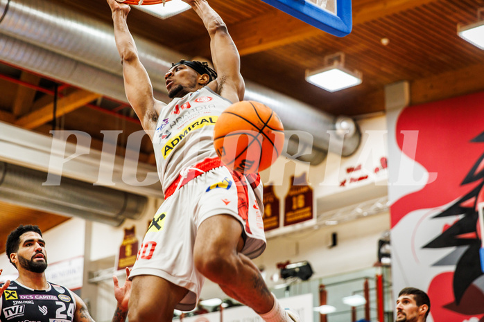Basketball, win2day Basketball Superliga 2023/24, Grunddurchgang 17.Runde, Traiskirchen Lions, Gmunden Swans, Jaquan Lawrence (40)