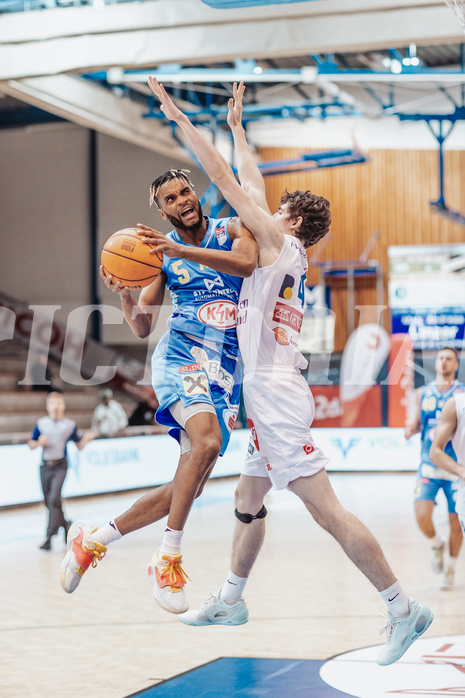 Basketball, Basketball Superliga 2023/24, Grunddurchgang 17.Runde, Oberwart Gunners, SKN St. Poelten, Michael Anthony Randolph Jr. (5), Jonathan Wess (4)