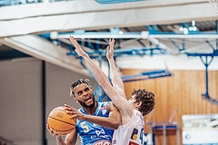 Basketball, Basketball Superliga 2023/24, Grunddurchgang 17.Runde, Oberwart Gunners, SKN St. Poelten, Michael Anthony Randolph Jr. (5), Jonathan Wess (4)
