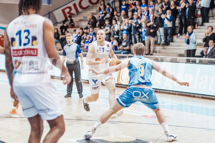Basketball, Basketball Superliga 2023/24, Grunddurchgang 17.Runde, Oberwart Gunners, SKN St. Poelten, Sebastian Kaeferle (7)
