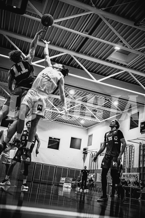 Basketball, Basketball Zweite Liga 2024/25, Grunddurchgang 7.Runde, UDW Alligators, Dornbirn Lions, Laurynas Vitosis (11), Dean Halilagic (16)