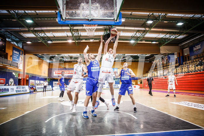 Basketball, bet-at-home Basketball Superliga 2020/21, Platzierungsrunde 9.Runde, Kapfenberg Bulls, Oberwart Gunners, Asdren Drew Koka (13)