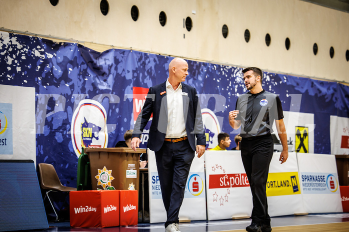 Basketball, win2day Basketball Superliga 2021/22, Platzierungsrunde 3.Runde, SKN St. Pölten Basketball, Oberwart Gunners, Mike Coffin (Head Coach)
