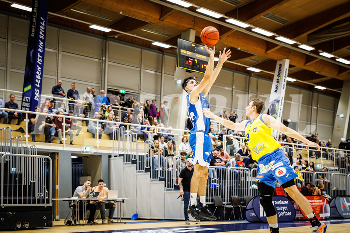 Basketball, win2day Basketball Superliga 2021/22, Platzierungsrunde 3.Runde, SKN St. Pölten Basketball, Oberwart Gunners, Derek Hanes (14)