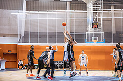 Basketball, Win2Day Superliga 2022/23, Grunddurchgang 3.Runde, Vienna D.C. Timberwolves, Raiffeisen Flyers Wels, Luka Damjanac (13), Donovan Smith (1)