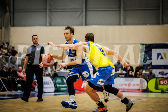 Basketball, win2day Basketball Superliga 2021/22, Platzierungsrunde 3.Runde, SKN St. Pölten Basketball, Oberwart Gunners, Jonathan Knessl (12)