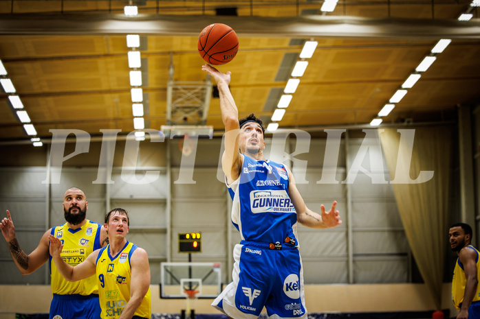 Basketball, win2day Basketball Superliga 2021/22, Platzierungsrunde 3.Runde, SKN St. Pölten Basketball, Oberwart Gunners, Derek Hanes (14)