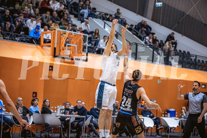 Basketball, Win2Day Superliga 2022/23, Grunddurchgang 3.Runde, Vienna D.C. Timberwolves, Raiffeisen Flyers Wels, Nemanja Nikolic (6)