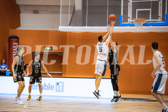 Basketball, Win2Day Superliga 2022/23, Grunddurchgang 3.Runde, Vienna D.C. Timberwolves, Raiffeisen Flyers Wels, Nemanja Nikolic (6), Arvydas Gydra (13)