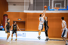 Basketball, Win2Day Superliga 2022/23, Grunddurchgang 3.Runde, Vienna D.C. Timberwolves, Raiffeisen Flyers Wels, Nemanja Nikolic (6), Arvydas Gydra (13)
