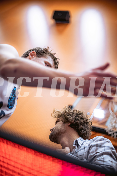 Basketball, Win2Day Superliga 2022/23, Grunddurchgang 3.Runde, Vienna D.C. Timberwolves, Raiffeisen Flyers Wels, Jonas John (99)
