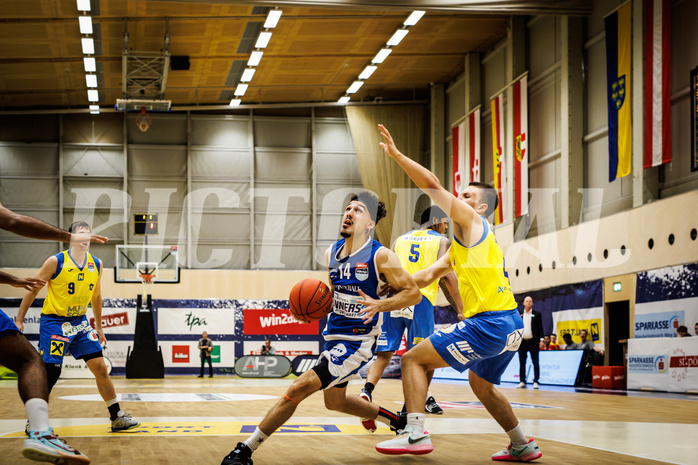 Basketball, win2day Basketball Superliga 2021/22, Platzierungsrunde 3.Runde, SKN St. Pölten Basketball, Oberwart Gunners, Derek Hanes (14)