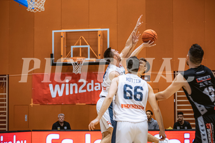 Basketball, Win2Day Superliga 2022/23, Grunddurchgang 3.Runde, Vienna D.C. Timberwolves, Raiffeisen Flyers Wels, Nemanja Nikolic (6), Christian Von Fintel (27)