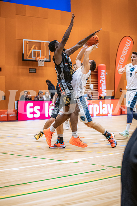 Basketball, Win2Day Superliga 2022/23, Grunddurchgang 3.Runde, Vienna D.C. Timberwolves, Raiffeisen Flyers Wels, Donovan Smith (1), Jakob Szkutta (10)