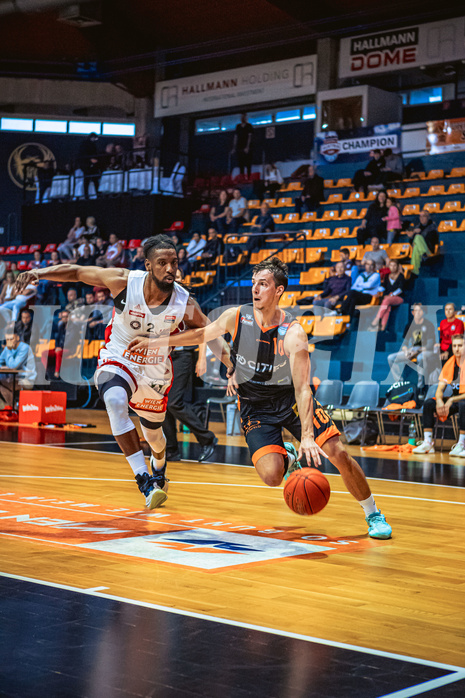 Basketball, Win2Day Superliga 2022/23, Grunddurchgang 3.Runde, BC GGMT Vienna, CITIES Panthers Fürstenfeld, Carlos Novas Mateo (2), Fabian Richter (10)