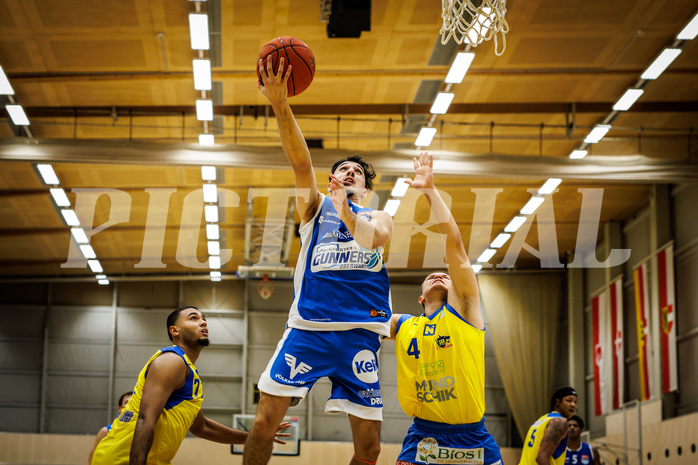 Basketball, win2day Basketball Superliga 2021/22, Platzierungsrunde 3.Runde, SKN St. Pölten Basketball, Oberwart Gunners, Derek Hanes (14)