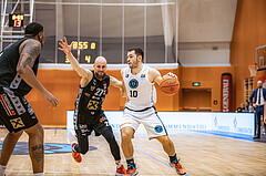 Basketball, Win2Day Superliga 2022/23, Grunddurchgang 3.Runde, Vienna D.C. Timberwolves, Raiffeisen Flyers Wels, Christian Von Fintel (27), Jakob Szkutta (10)