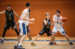Basketball, Win2Day Superliga 2022/23, Grunddurchgang 3.Runde, Vienna D.C. Timberwolves, Raiffeisen Flyers Wels, Tim Bartl (94), Jonas John (99)