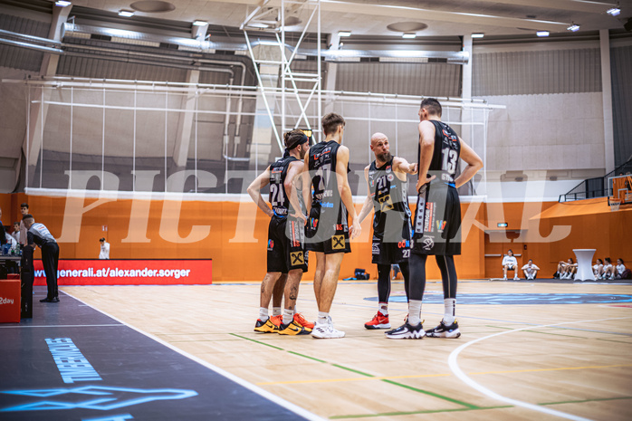 Basketball, Win2Day Superliga 2022/23, Grunddurchgang 3.Runde, Vienna D.C. Timberwolves, Raiffeisen Flyers Wels, Christian Von Fintel (27)
