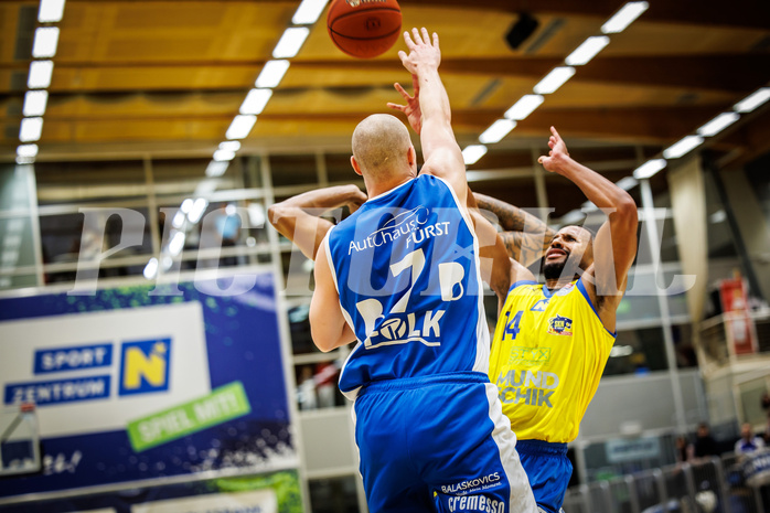 Basketball, win2day Basketball Superliga 2021/22, Platzierungsrunde 3.Runde, SKN St. Pölten Basketball, Oberwart Gunners, Michael Holton Jr. (14)