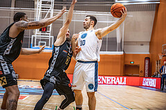 Basketball, Win2Day Superliga 2022/23, Grunddurchgang 3.Runde, Vienna D.C. Timberwolves, Raiffeisen Flyers Wels, Christian Von Fintel (27), Jakob Szkutta (10)