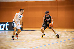 Basketball, Win2Day Superliga 2022/23, Grunddurchgang 3.Runde, Vienna D.C. Timberwolves, Raiffeisen Flyers Wels, Jakob Szkutta (10), Yonatan Rabinowitz (24)