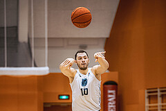 Basketball, Win2Day Superliga 2022/23, Grunddurchgang 3.Runde, Vienna D.C. Timberwolves, Raiffeisen Flyers Wels, Jakob Szkutta (10)