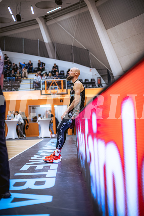 Basketball, Win2Day Superliga 2022/23, Grunddurchgang 3.Runde, Vienna D.C. Timberwolves, Raiffeisen Flyers Wels, Christian Von Fintel (27)