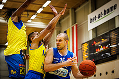 Basketball, win2day Basketball Superliga 2021/22, Platzierungsrunde 3.Runde, SKN St. Pölten Basketball, Oberwart Gunners, Renato Poljak (16)