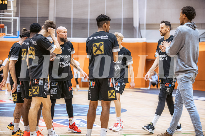 Basketball, Win2Day Superliga 2022/23, Grunddurchgang 3.Runde, Vienna D.C. Timberwolves, Raiffeisen Flyers Wels, Christian Von Fintel (27)