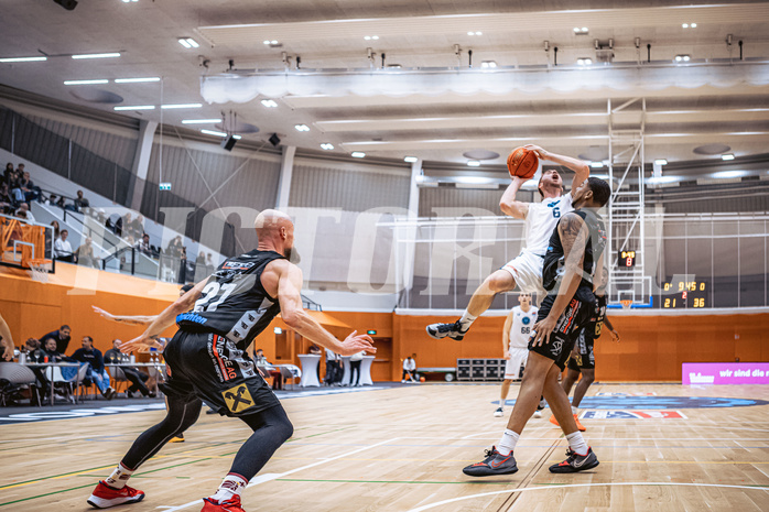 Basketball, Win2Day Superliga 2022/23, Grunddurchgang 3.Runde, Vienna D.C. Timberwolves, Raiffeisen Flyers Wels, Nemanja Nikolic (6)