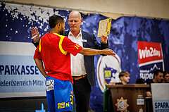 Basketball, win2day Basketball Superliga 2021/22, Platzierungsrunde 3.Runde, SKN St. Pölten Basketball, Oberwart Gunners, Mike Coffin (Head Coach)