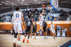 Basketball, Win2Day Superliga 2022/23, Grunddurchgang 3.Runde, Vienna D.C. Timberwolves, Raiffeisen Flyers Wels, Jakob Szkutta (10)