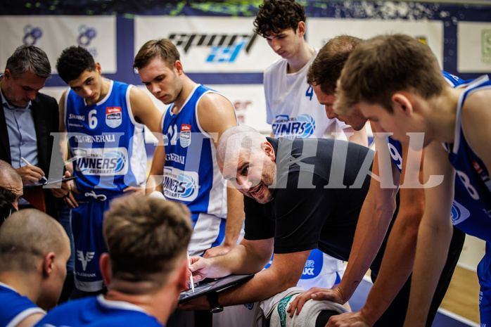 Basketball, win2day Basketball Superliga 2021/22, Platzierungsrunde 3.Runde, SKN St. Pölten Basketball, Oberwart Gunners, Horst Leitner (Coach)