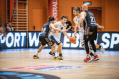Basketball, Win2Day Superliga 2022/23, Grunddurchgang 3.Runde, Vienna D.C. Timberwolves, Raiffeisen Flyers Wels, Jonas John (99)