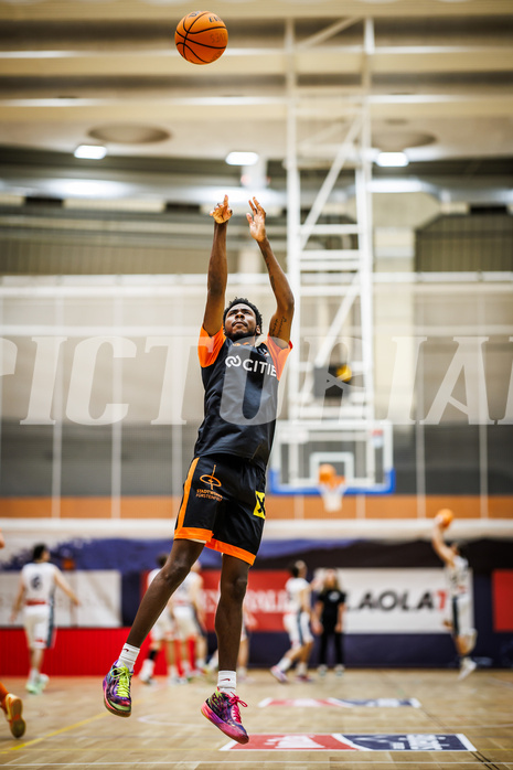 Basketball, Win2Day Superliga 2023/24, Grunddurchgang 19.Runde, Vienna Timberwolves, Fürstenfeld Panthers, Dylan Causwell (8)