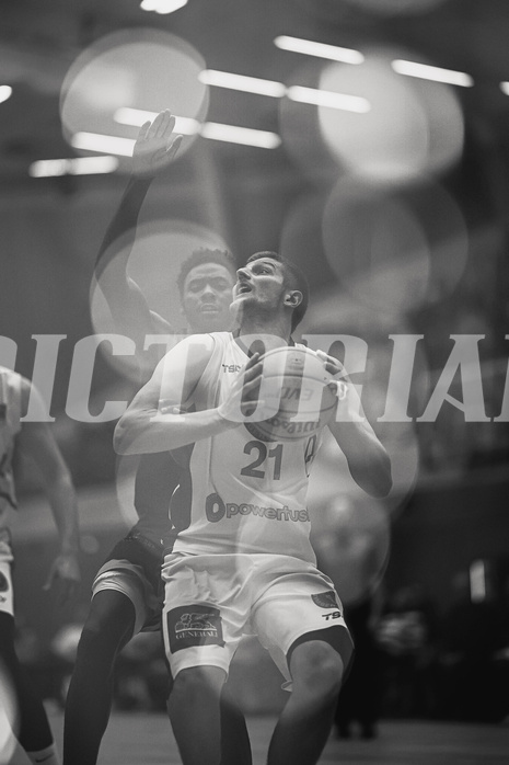 Basketball, Win2Day Superliga 2023/24, Grunddurchgang 19.Runde, Vienna Timberwolves, Fürstenfeld Panthers, Dylan Causwell (8), Moritz Lanegger (21)