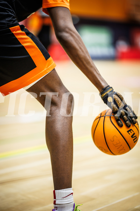 Basketball, Win2Day Superliga 2023/24, Grunddurchgang 19.Runde, Vienna Timberwolves, Fürstenfeld Panthers, Dylan Causwell (8)