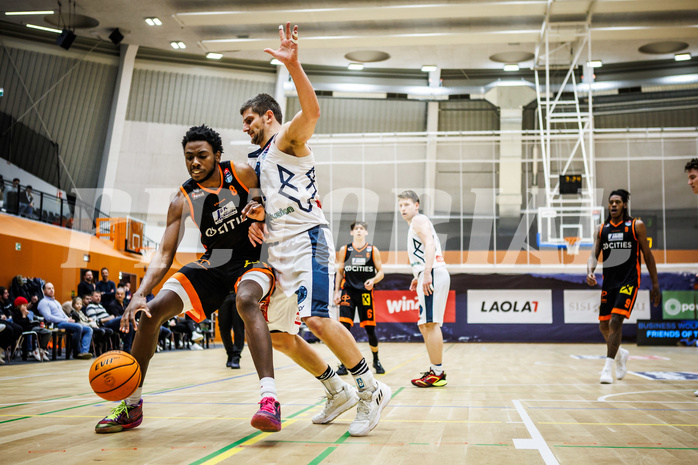 Basketball, Win2Day Superliga 2023/24, Grunddurchgang 19.Runde, Vienna Timberwolves, Fürstenfeld Panthers, Dylan Causwell (8), Moritz Lanegger (21)