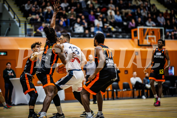 Basketball, Win2Day Superliga 2023/24, Grunddurchgang 19.Runde, Vienna Timberwolves, Fürstenfeld Panthers, Joe Hampton (9), Ziga Fifolt (13)