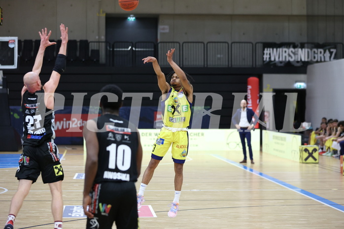 01.11.2022, Graz, Raiffeisen Sportpark Graz, Basketball Austria Cup 2022/23, UBSC Raiffeisen Graz vs. Flyers Wels